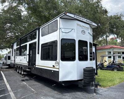 2025 Forest River Wildwood Grand Lodge 44VIEW