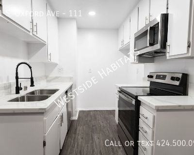 2 Bedroom 2BA 1100 ft Pet-Friendly Apartment For Rent in Los Angeles, CA