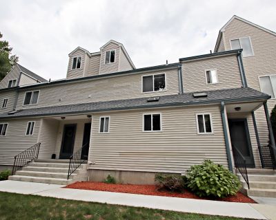 2 Bedroom 2BA 1404 ft Townhouse For Rent in Shelton, CT