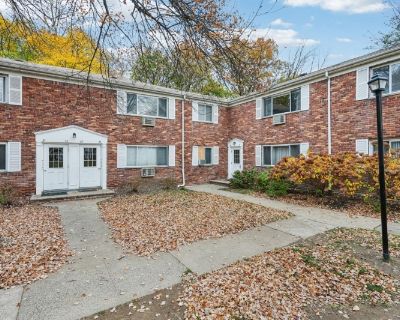 2 Bedroom 1BA Condo For Sale in Parsippany-Troy Hills Twp., NJ