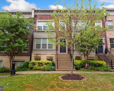 603 OVERLOOK PARK DR. image_url. In unit laundry Patio / balcony Granite counters Hardwood floors Dishwasher Garage Unit Amenities bathtub ceiling fan dishwasher granite counters hardwood floors in unit laundry microwave oven patio / balcony range walk in closets stainless steel Property Amenities parking garage. 3 Bedroom. 5 Bathroom. 0 ft