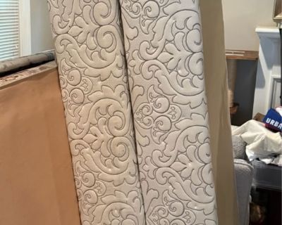 King bed box spring (Beautyrest)
