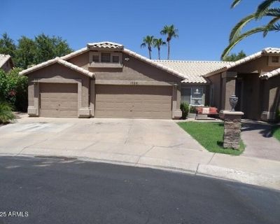 1024 W Starward Ct. Discover island-community living at its best in this beautifully upgraded, single-level split floor plan home featuring four bedrooms and two bathrooms. Designed for both comfort and entertaining, this residence offers an inviting flow with travertine flooring and abundant natural light throughout. The gourmet kitchen is a standout centerpiece, featuring stainless steel appl...