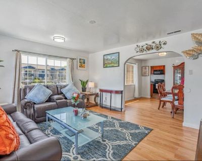 Total rooms: 4. Deposit: $950.00 * Utilities included?: No * Fees apply?: No. No preference. Non-smoking. Not for couples. Age preference: 18. Furnishings: Furnished * Parking: Yes * Yard/patio: Yes * Balcony/roof terrace: Yes * Disabled access: * Living room: shared * Broadband included: Yes. Availability Available Dec 01 2025 Minimum term 6 months Maximum term 12 months. About the room Furnis...