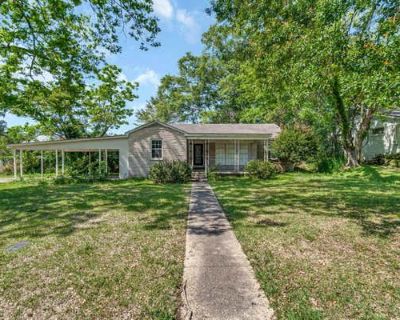 3 Bedroom 2BA Single Family Home For Sale in COLLINS, MS