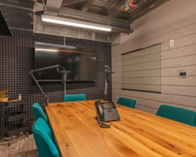 Private Meeting Room for 6 at COhatch - Noblesville