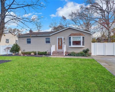 3 Bedroom 2BA 1024 ft Single Family House For Sale in Rocky Point, NY