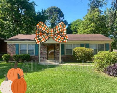 3 Bedroom 2BA 1263 ft Pet-Friendly Apartment For Rent in Montgomery, AL