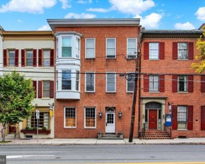 110 Baltimore St Unit 2ND. Spacious second-floor apartment on Baltimore Street offering beautiful views of downtown Gettysburg. Bright and inviting open layout with large windows and plenty of natural light. Enjoy the convenience of being just steps from the square, restaurants, shops, and local attractions. A wonderful opportunity to experience downtown living in a charming historic setting. T...
