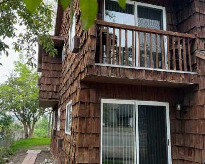 3 Bedroom 1.5BA 1800 ft Furnished Apartment For Rent in Cody, WY