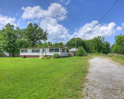 3 Bedroom 2BA 1262 ft Single Family House For Sale in Carthage, MO