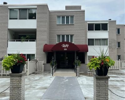2 Bedroom 2BA Condo For Sale in Cuyahoga Falls, OH