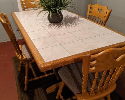 Dinette Set (5 pc) with 2 matching counter stools