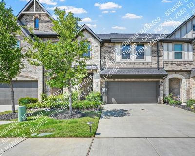 5305 Winged Foot Drive. Spacious Townhome in the Preserves on Kelly Elliott. Built in 2021 by John Houston Homes, this open concept home not only offers an incredible kitchen, with counter tops that will wow you and stainless steel appliances; stunning floors, plenty of storage, plantation shutters & barstool seating option. You'll love the upstairs game room/living room, it's the perfect space...