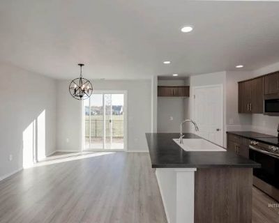 Available on: now. Unfurnished. Pet friendly. Parking available * LGBTQ+ friendly * Dog friendly * 40+ years welcome Kathie will require background checks for this room Learn more. Hi! I have a new 3-bedroom house in a quiet community near Main St. in Kuna, and am looking for a roommate to share the house with (so there will only be two people total living here). You ll have your own bedroom an...