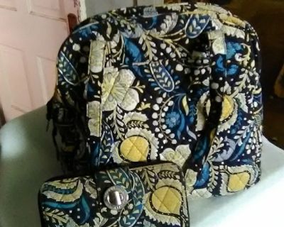 Vera Bradley Purse and wallett no stains no rips