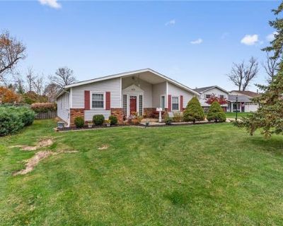 3 Bedroom 2BA 1527 ft Single Family Home For Sale in MENTOR, OH