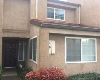 3 Bedroom 2.5BA 1368 ft Pet-Friendly Apartment For Rent in Bakersfield, CA