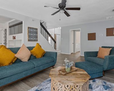 6512 Magic Oaks BEDROOM 2B - 707867 (Has a Room) on iROOMit. Room in the...