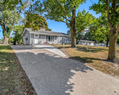 3 Bedroom 1BA 1056 ft Single Family House For Sale in Ludington, MI