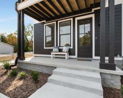 3 Bedroom 3BA 1800 ft Apartment For Rent in Nashville, TN