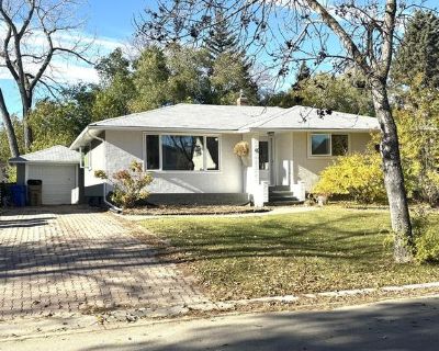 For Rent: 3 Bedroom, 2 Bathroom Home (Main Floor) Hillsdale (Lamont Crescent) This spacious and well-maintained home offers: 3 bedrooms and 2 bathrooms Master bedroom with ensuite and walk-in closet Bright and open living room Big kitchen with ample cupboard space and high-efficiency appliances Garage Internet included Utilities separated and shared with basement (50/50 split, not included in r...