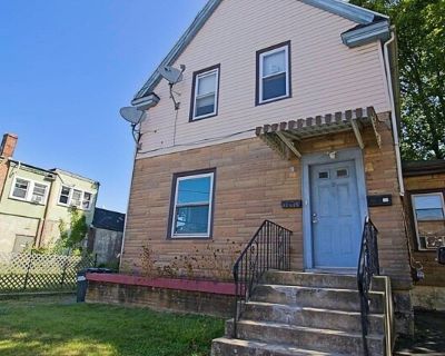 58 Federal Ave Unit 1. Great Location! 4 room apartment, two bedrooms, one full bathroom ,New paint , nice floor and some update bathroom. Cooking electrical ,and heat is gas, Convenient to shopping, restaurants, short distance (0.4mi) to Red line T station and convenience to highway. Good credit required.. 2 Bedroom. 1 Bathroom. 9999 ft