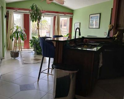 Available on: now. Furnished. Pet friendly. Parking available * Internet included * Dog friendly * 40+ years welcome Danielle will require background checks for this room Learn more. Hello guys i have a Large master bedroom available in a clean well kept no smoking home. A clean safe quiet space is very important to me. Cleaning service every 2- 3 weeks to keep floors and surfaces clean.. Rent ...