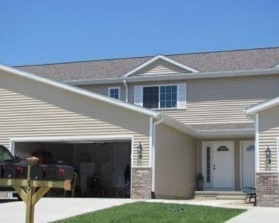 4 Bedroom 2.5BA 1352 ft Pet-Friendly Apartment For Rent in Cedar Falls, IA