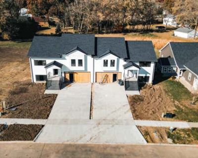 4 Bedroom 3BA 1981 ft Duplex For Sale in BURLINGTON, IA