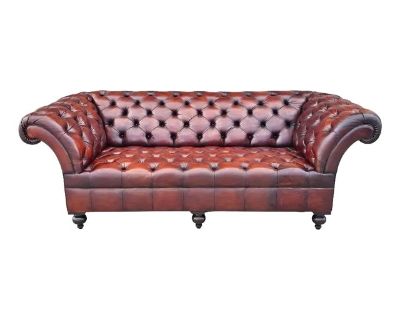 1960s Victorian Walnut Leather Upholstered Chesterfield Sofa
