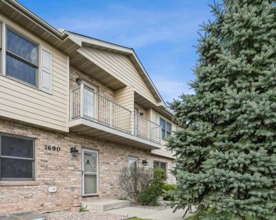 3 Bedroom 1BA 1280 ft Condo For Sale in Menasha, WI