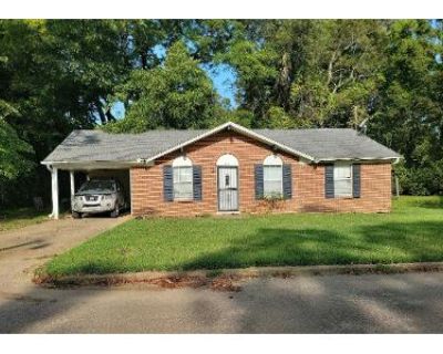 4 Bed 2 Bath Preforeclosure Property in Holly Springs, MS 38635 - Chickasaw St