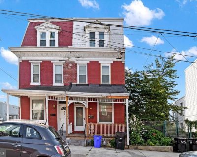 5 Bedroom 1BA 1612 ft Single Family House For Sale in Harrisburg, PA