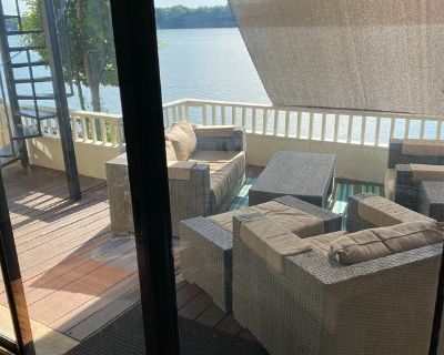 Total rooms: 3. Deposit (Room 1): $1,000.00 * Deposit (Room 2): $1,000.00 * Utilities included?: Yes * Fees apply?: No. Females preferred. Smoking is allowed. Not for couples. Furnishings: Furnished * Parking: Yes * Yard/patio: Yes * Balcony/roof terrace: Yes * Disabled access: * Living room: shared * Broadband included: Yes. Availability Available Nov 29 2025 Minimum term 12 months Maximum ter...