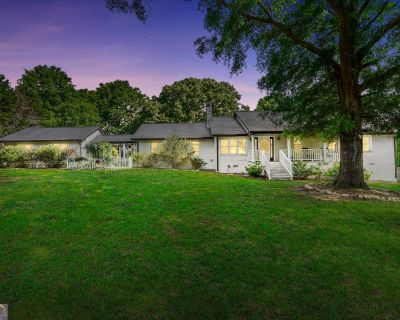 3 Bedroom 2BA 1581 ft Single Family House For Sale in Brooks, GA