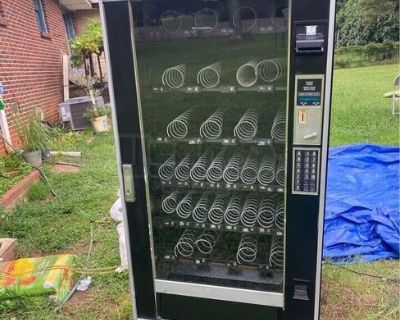 Automatic Products Snackshop Glass Front Snack Vending Machine For Sale in Georgia!