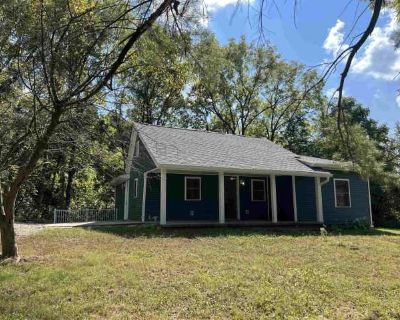 3 Bedroom 2BA 1128 ft Pet-Friendly Apartment For Rent in Owen County, IN