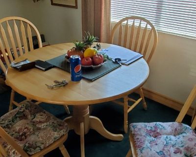 Dining Room Table 4 Chairs