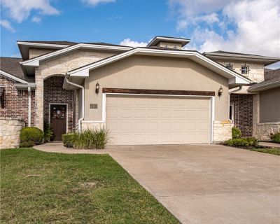 3 Bedroom 3BA 1655 ft Townhouse For Sale in College Station, TX