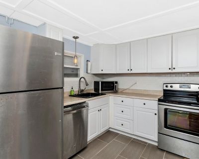 3 Bedroom 1BA 900 ft Apartment For Rent in Manchester, MA