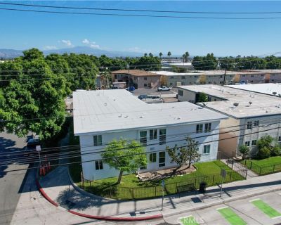 5 Bedroom 1BA 6588 ft Multi-Family For Sale in Santa Ana, CA