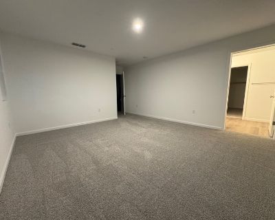 Total rooms: 5. Deposit (Room 1): $1,200.00 * Deposit (Room 2): $800.00 * Deposit (Room 3): $800.00 * Deposit (Room 4): $800.00 * Utilities included?: Yes * Fees apply?: No. No preference. Non-smoking. Not for couples. Furnishings: Furnished * Parking: Yes * Garage: Yes * Yard/patio: Yes * Disabled access: * Living room: shared * Broadband included: Yes. Availability Available Dec 01 2025 Minim...