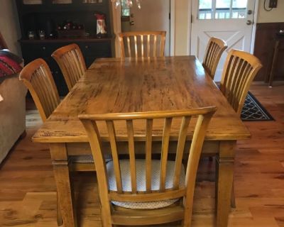 Mission style dining table & 6 chairs