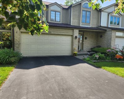 3 Bedroom 2BA 1521 ft Townhouse For Sale in Palos Hills, IL