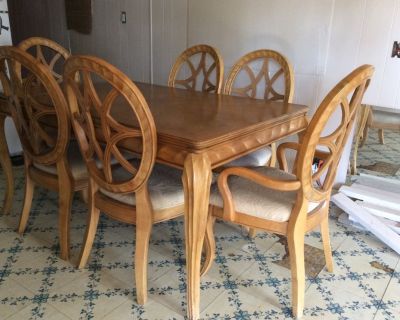 Dining room table set