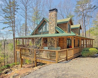 2 Bedroom 3BA Pet-Friendly House Vacation Rental in Sunset Valley, Ellijay, GA