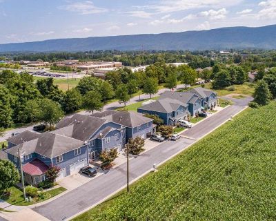 3 Bedroom 2BA 1728 ft Townhouse For Sale in Woodstock, VA