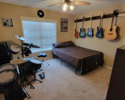 Nick Bussey (Has a House) on iROOMit. Room in the 1 Bedroom 1BA House For...