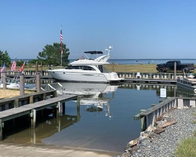 Used 2004 Meridian 411 Sedan For Sale in Oxon Hill, MD